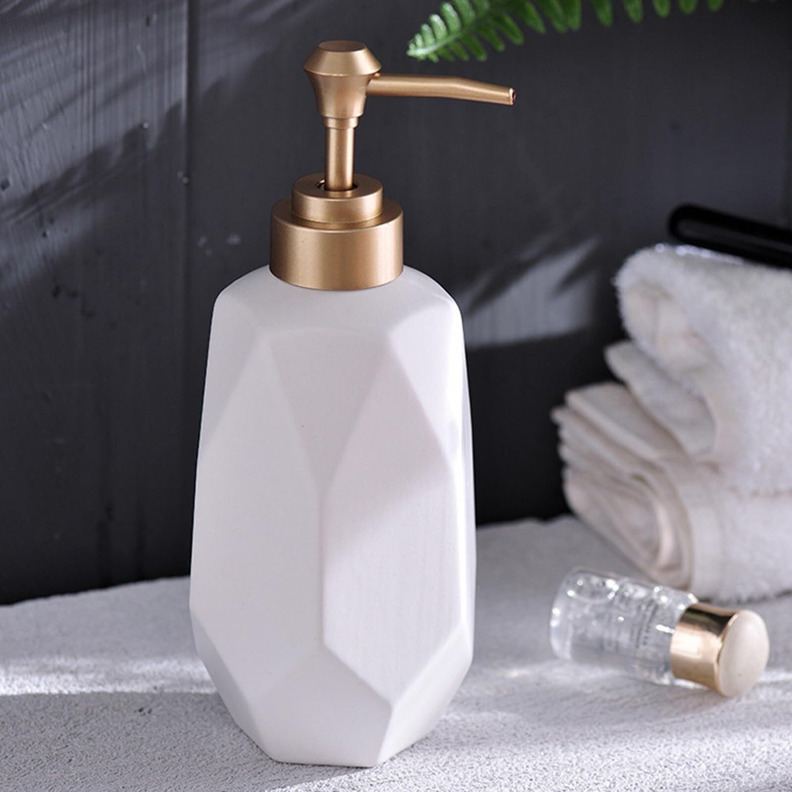 Set di accessori per il bagno Dispenser di sapone da 5 pezzi, organizer con portaspazzolino, bicchiere e piatto, decorazione costiera Arredamento per gli affittuari(White)
