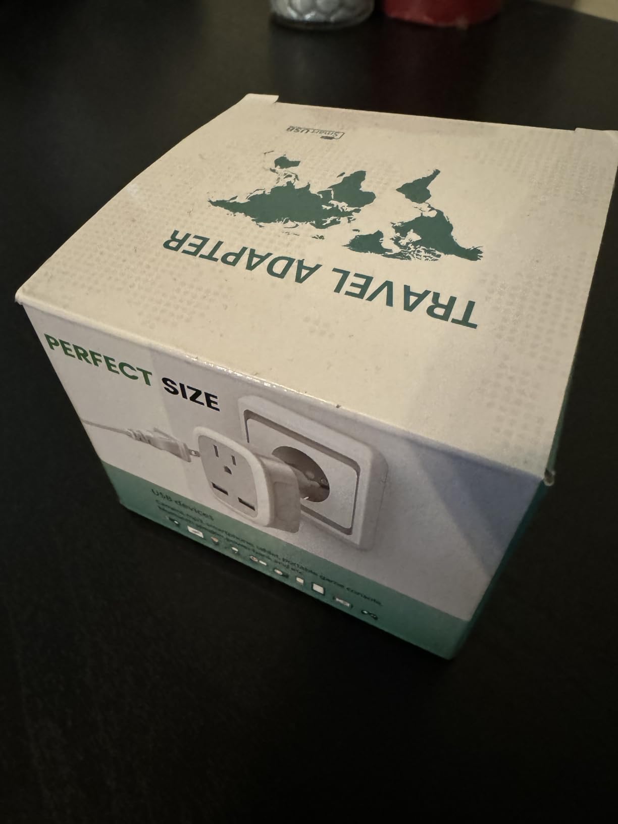 Adattatore Da Viaggio Universale Con Presa Europea E 3 Porte USB, Piccolo E Portatile