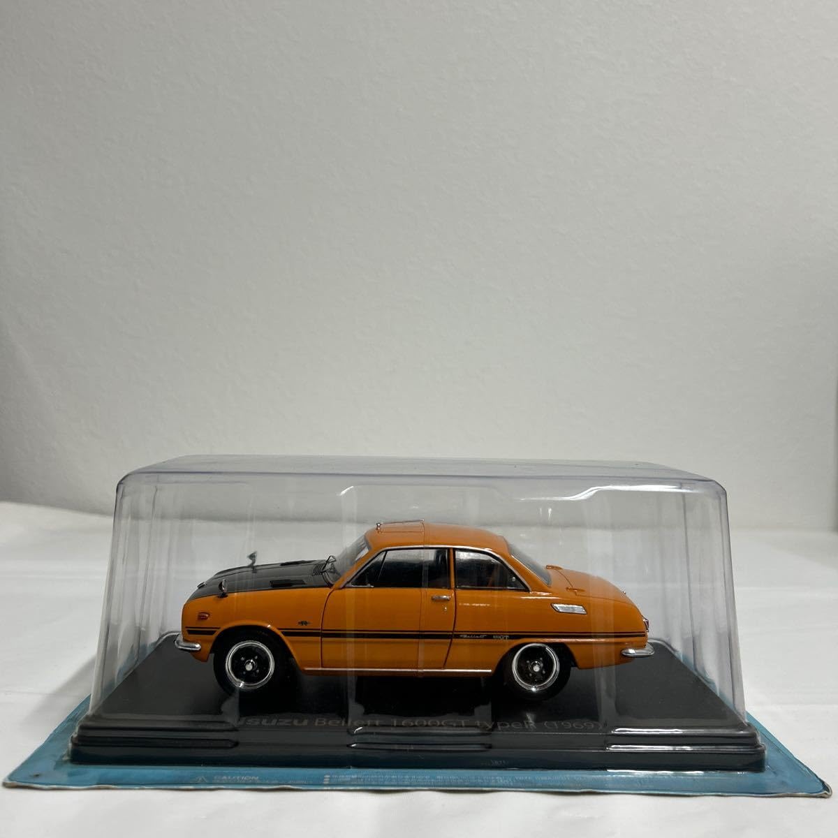 ミニカー Isuzu Bellett 1600GT typeR 1969 1/24 Mini Car Isuzu Bellett 1600 GTR 1969 Blue 1/43 Scale Box