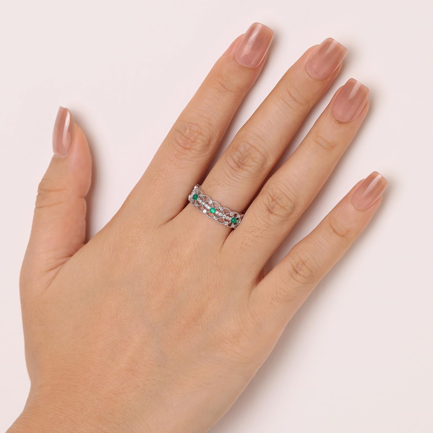 Meissa Bague Émeraude Plaquée Or pour Femmes Bague Vintage Ajourée Ajustable Anneau Pierre Verte Bijou Élégant Statement Cadeau