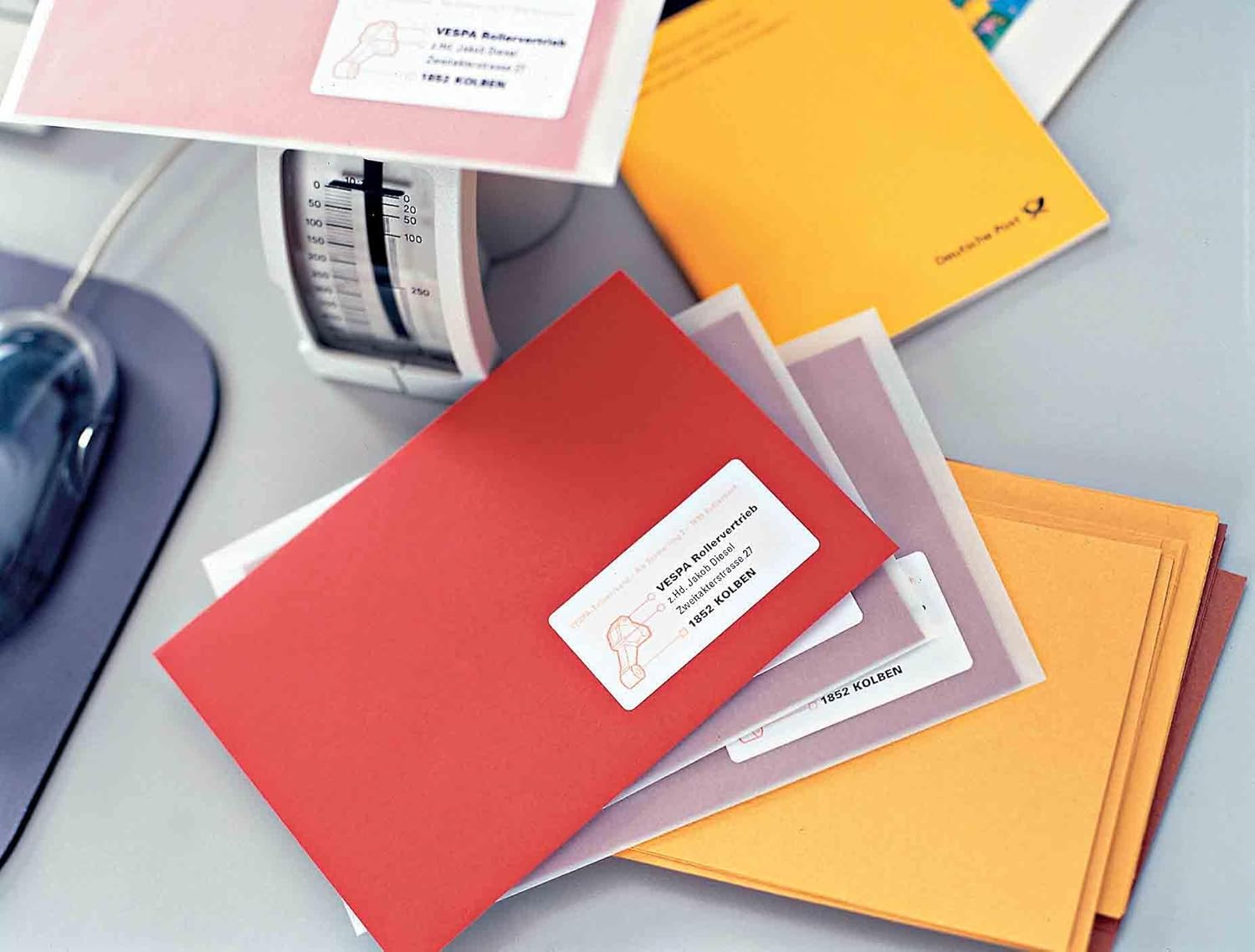 Avery Self Adhesive Parcel Shipping Labels, Inkjet Printers, 8 Labels Per A4 Sheet, 200 Labels, Quickdry (J8165), Multi