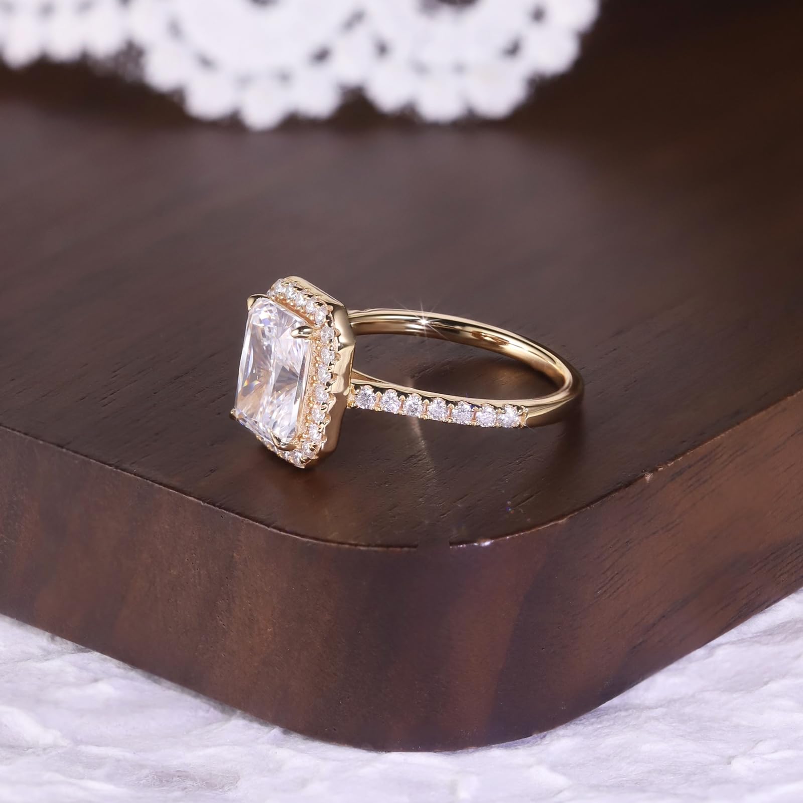 18K (750) żółte złoto – 10 ct obrączki ślubne 750 złoto damskie, półrzęd, 4-pazurowy moissanit o szlifie promieniowym, 6 ct, rozm. damski 53 (16,9)