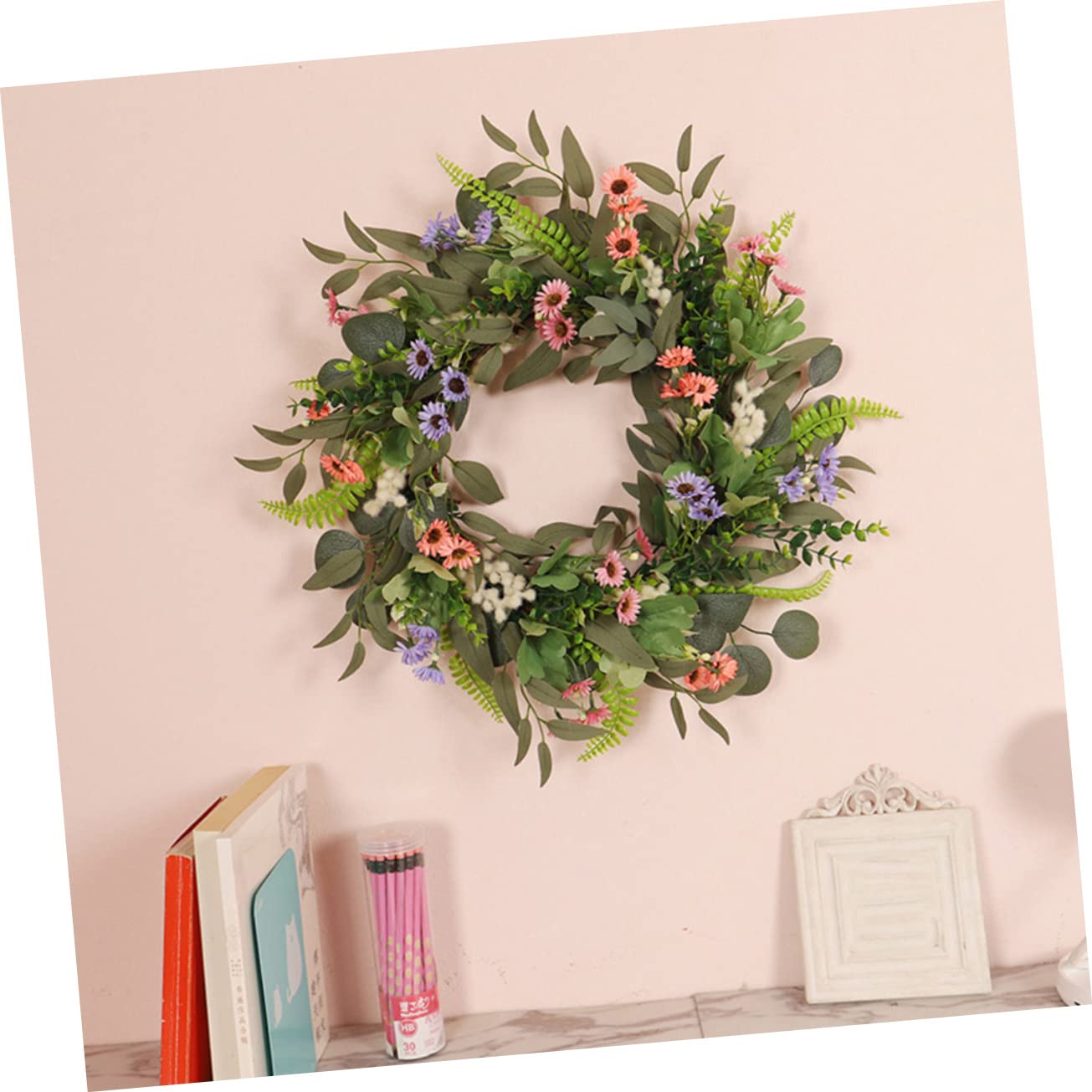 Künstlicher Eukalyptuskranz mit Gänseblümchen als Sommerfest Haustürkranz Romantischer Blumenkranz als Abschlussgeschenk Langlebige und Elegante Dekoration