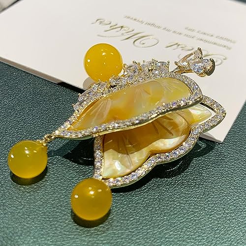 Image of Pearl Flower Brooch and Pins for Women Large Gold Luxury Elegant Pin Christmas Gift Jewelry
