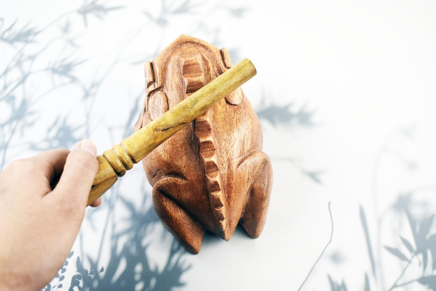 Grenouille Guiro Bloc de bois Instrument de musique Percussion Instrument de musique Taille parfaite Güiro en bois naturel (6,5 pouces - 16,5 cm)