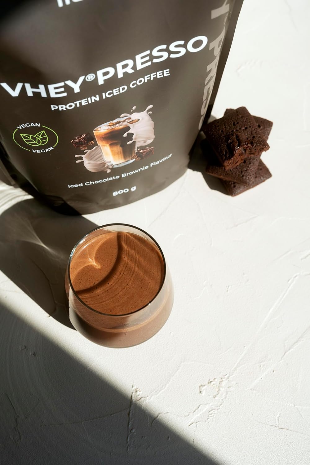 Nutri + Protein iced Coffee Chocolate Brownie - Vheypresso Café Proteína con Cafeína 800 g - sin Lactosa + Gluten - Proteínas para Construcción muscular