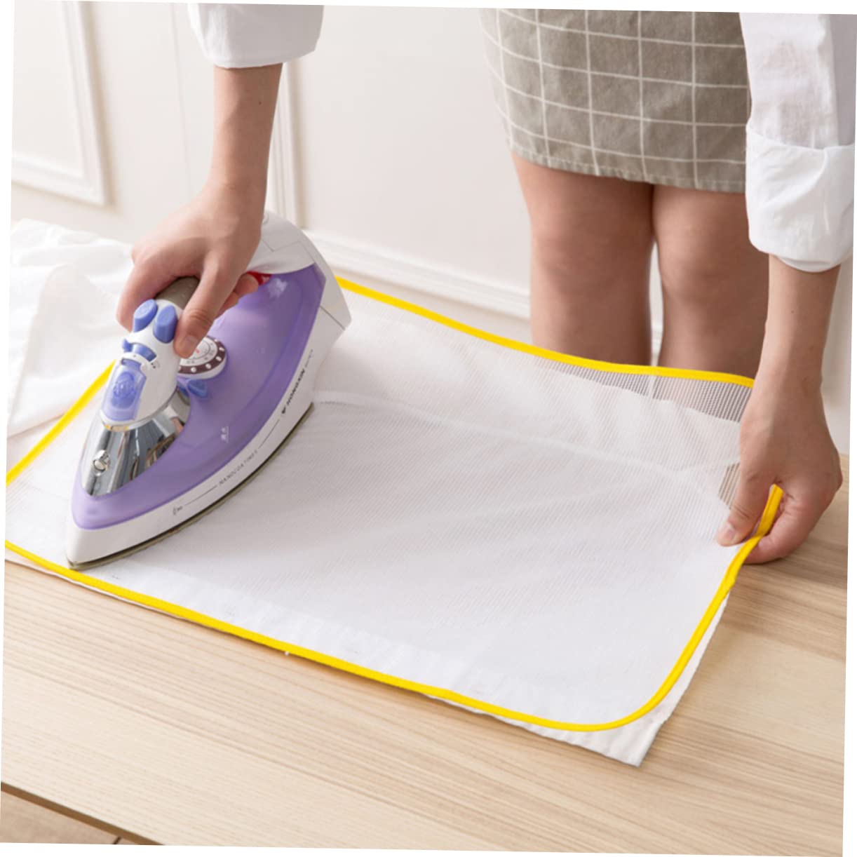 Levemolo Ironing Mat Heat Resistant Mesh Ironing Felt for Quilters Non- 2 Sizes Random Color