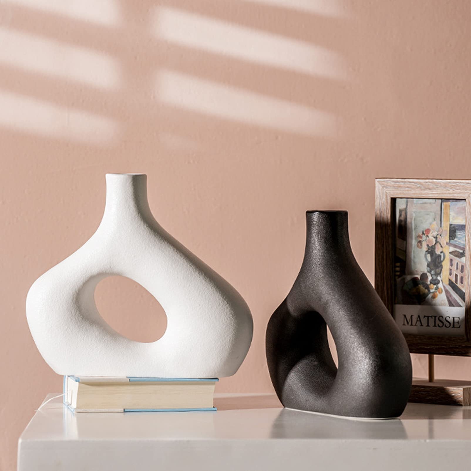 Keramik Blumenvasen,Vase für Pampasgras Schwarz Weiß Matt,Handmade Vasen Hochzeit Tischdeko,Deko Wohnzimmer Moderne Kreative Hohles Design,für Home Office Dekoration (Set of 2)
