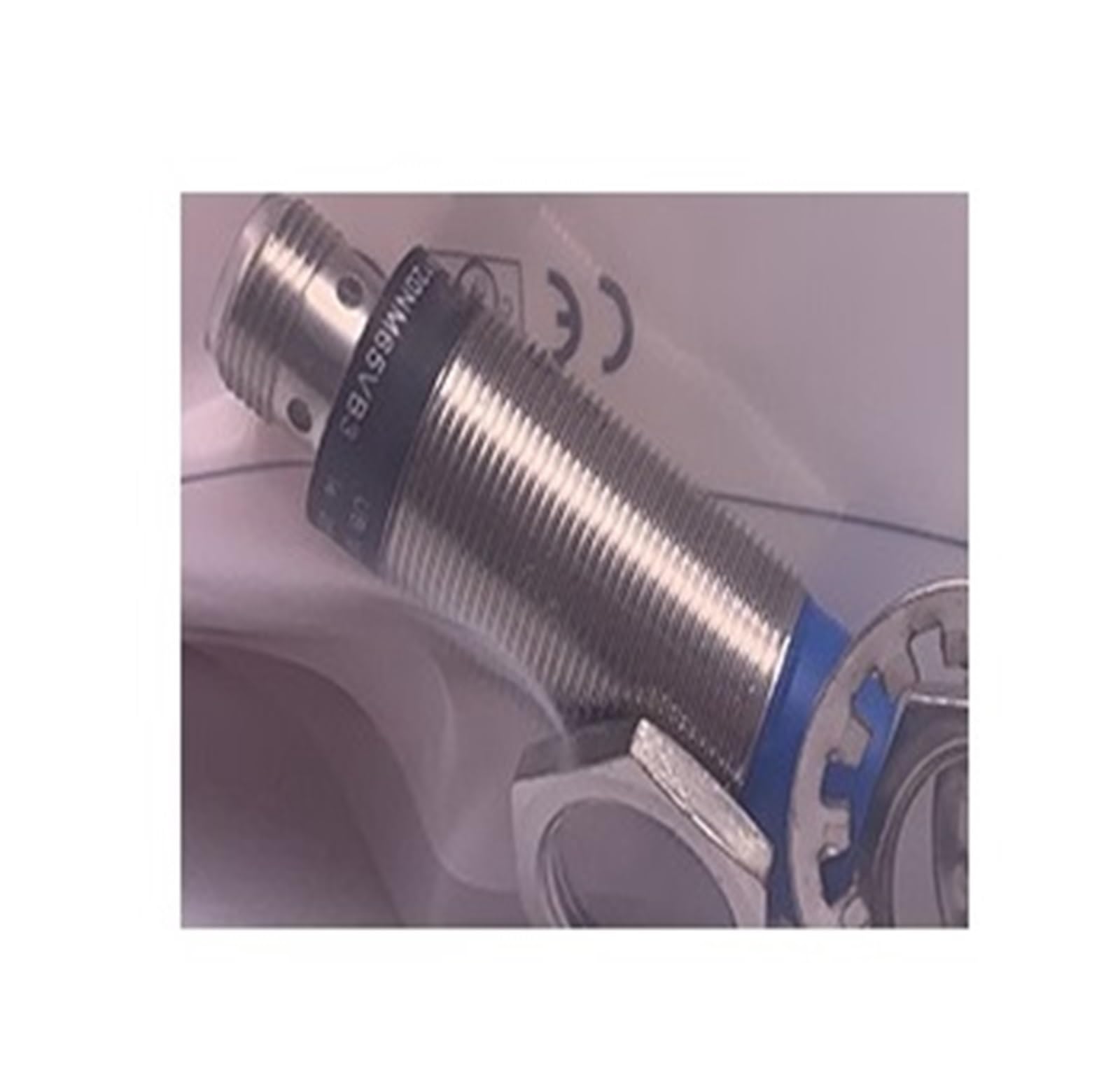 Détecteur de proximité IW050BM65VA3 inductif pour contrôle industriel précis