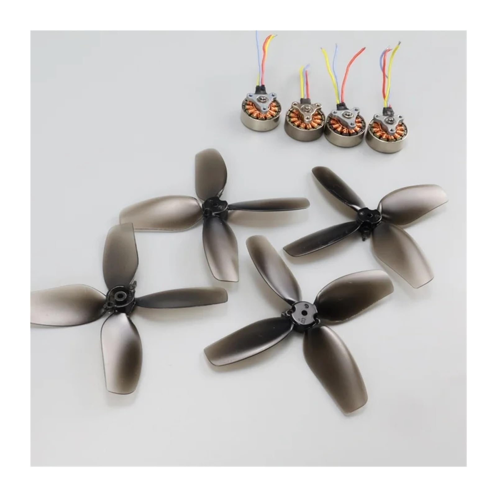 4PCS motor sin escobillas 1503 y pala para avión RC