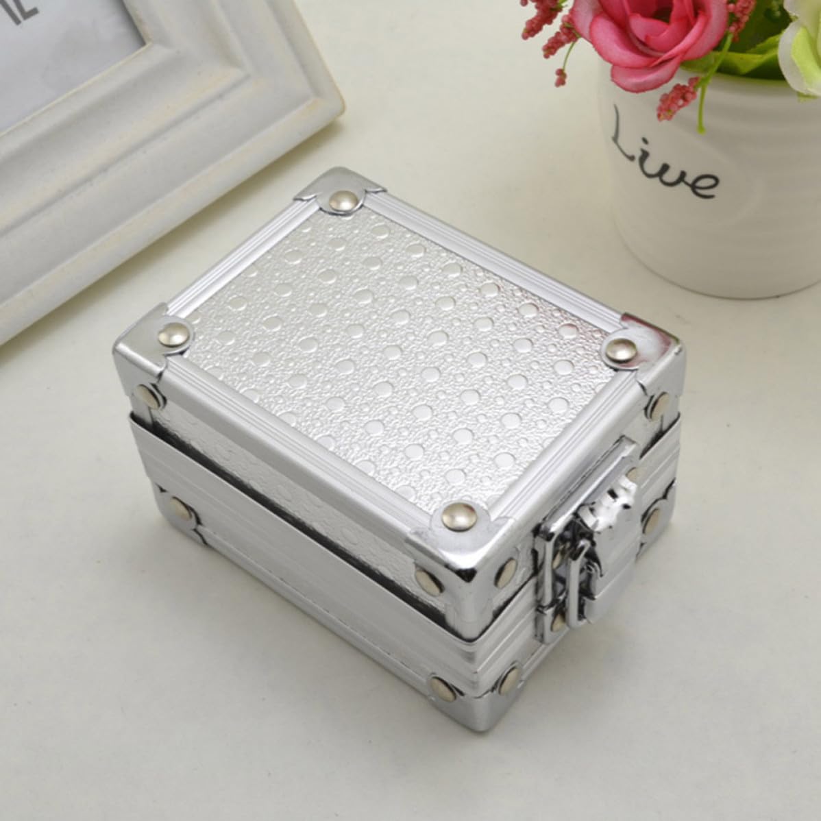 BESTonZON Lid Watch Box with Removable Pillow, Metal Silver