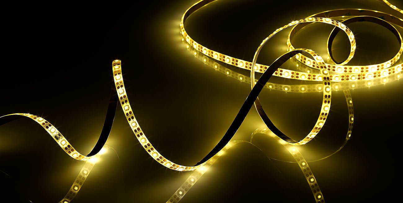 Lunartec Band Solar: 2er-Set Solar-LED-Streifen mit 180 warmweißen LEDs, wetterfest IP65 (Lichtschlauch, LEDstreifen, Teich)