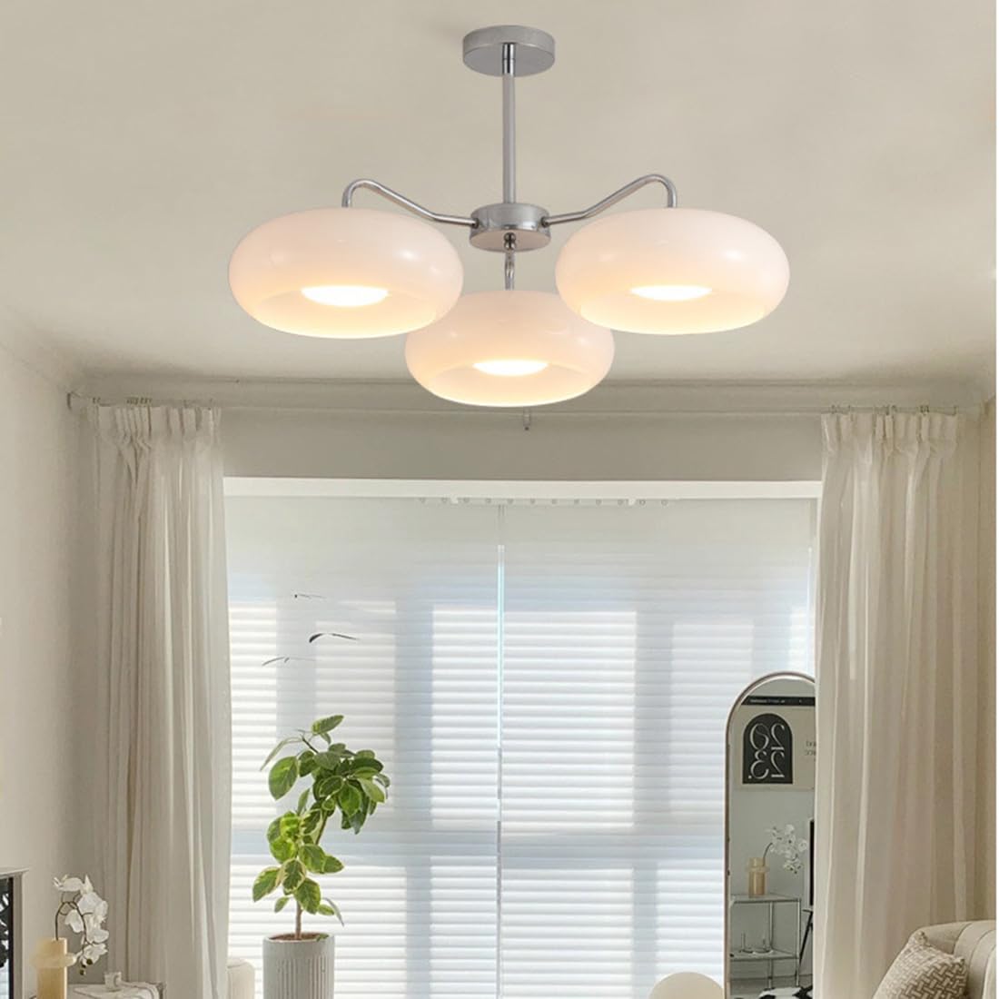 Plafonnier 3 lumières blanc à triple douille pour illuminer les grands espaces