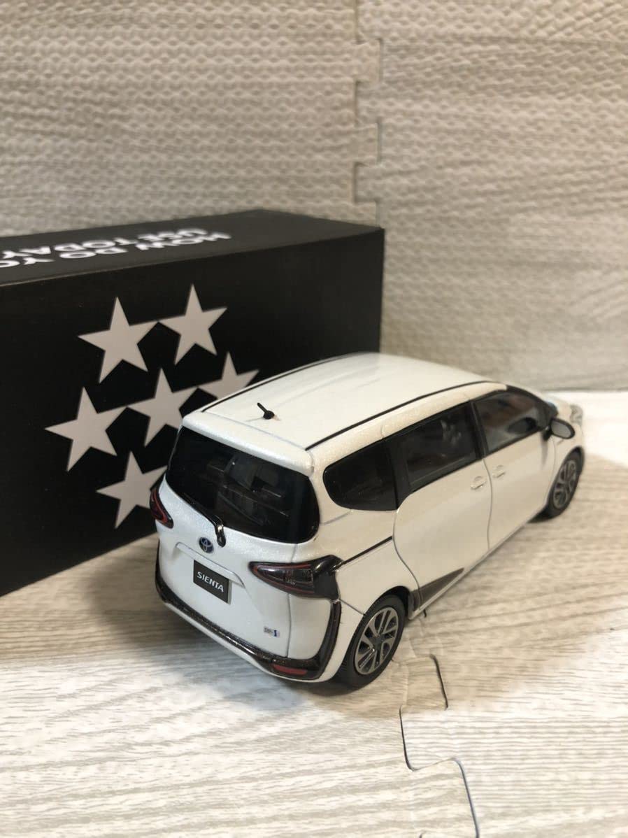 sienta シエンタ　ホワイトパールクリスタルシャイン ミニカー Amazon | 1/24 初代シエンタ SIENTA カラーサンプル 非売品