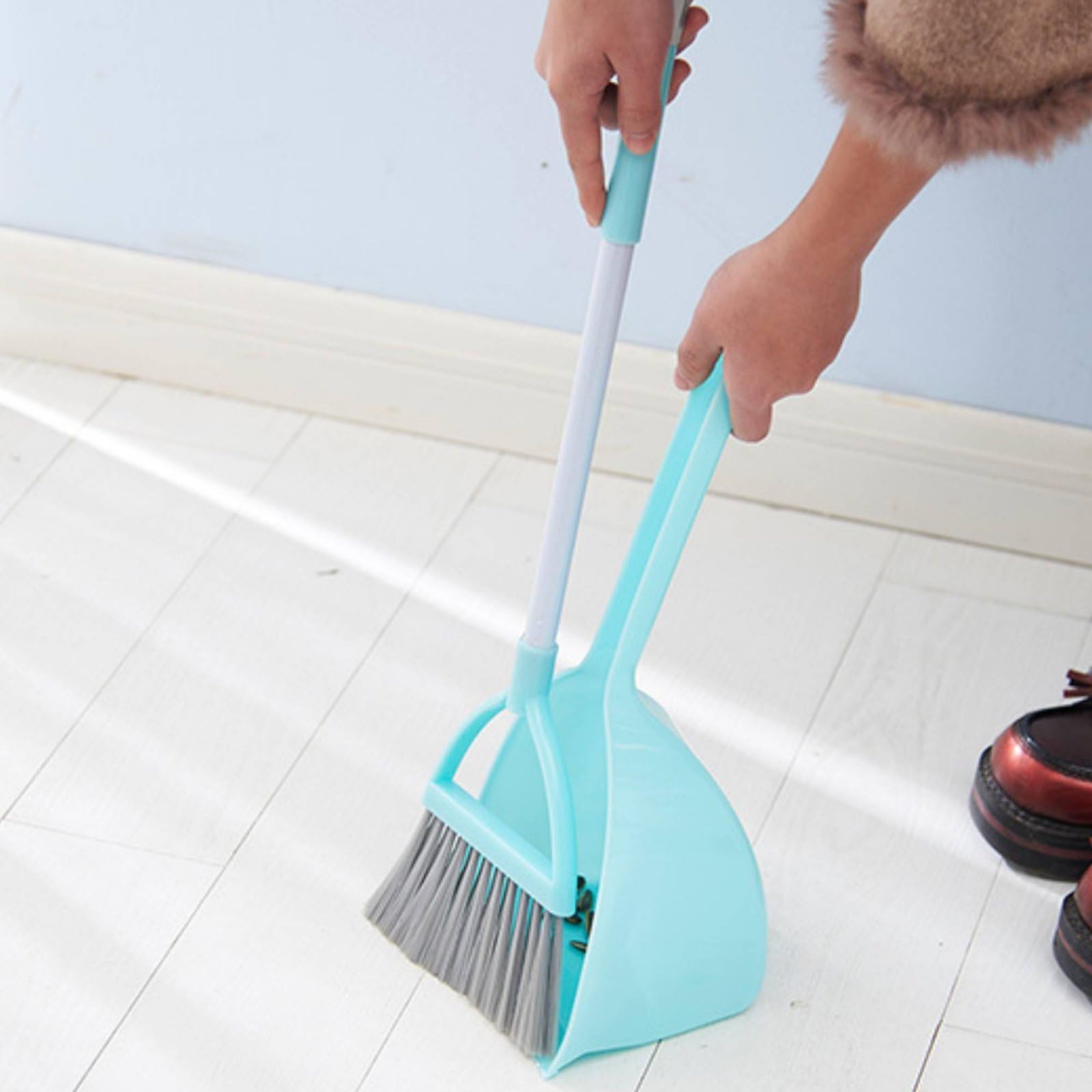 Escoba para Niños Cepillo Recogedor Kit de Limpieza Construcción Liviana Que Facilita Barrer y Polvo en Suelos y Alfombras Promueve Rutinas Adecuada, Color to 3