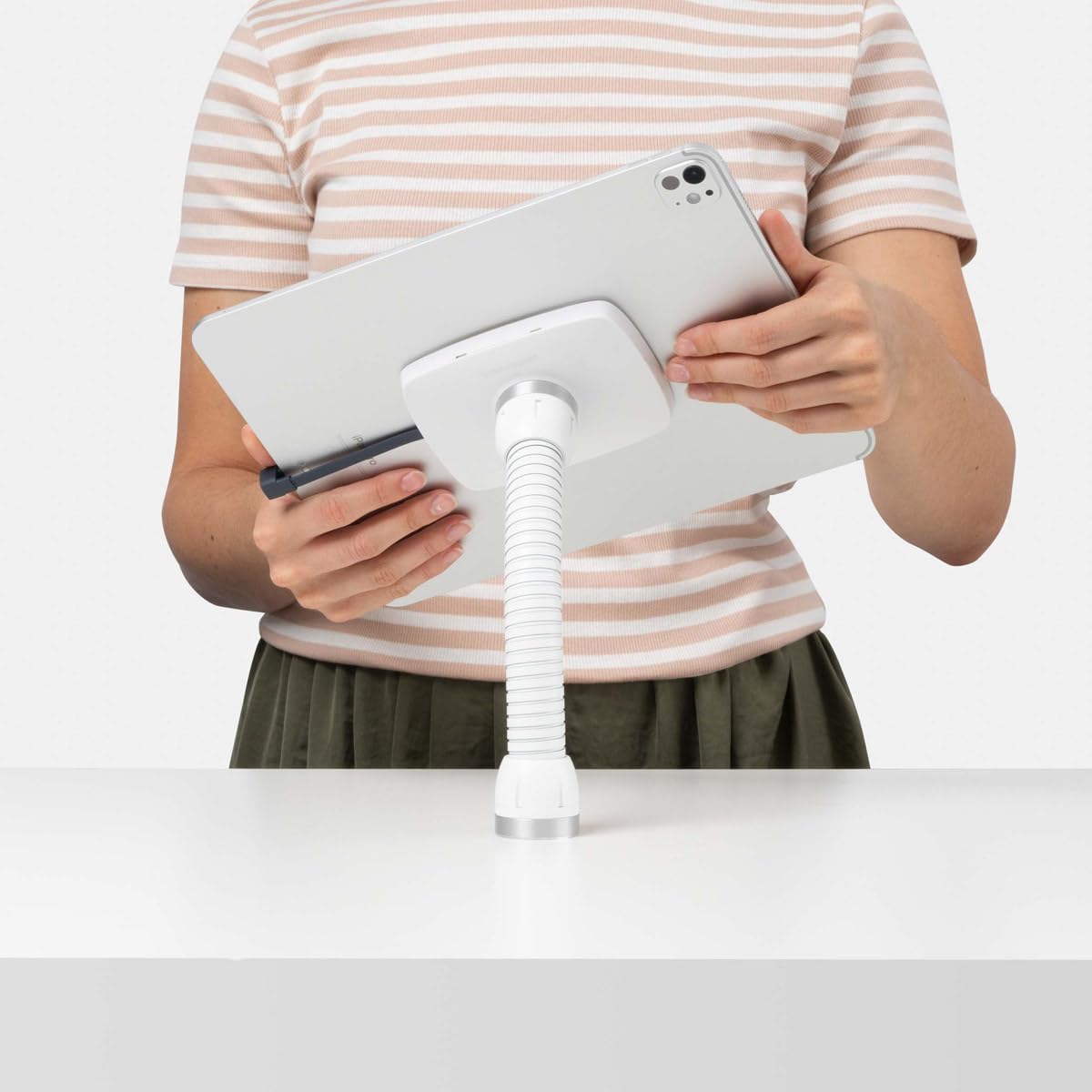 BOUNCEPAD Core Flex - sichere Tischhalterung mit flexiblem Schwanenhals kompatibel mit iPad und Tablet (schwarz)