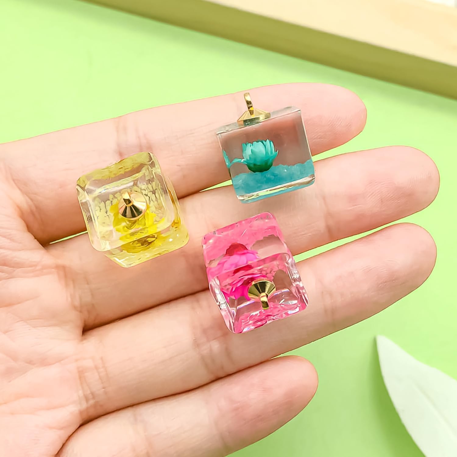 Sailanzi 16pcs Resin luminous square dried flower set series Pendant Jewelry Making DIY Keychain Earrings Pendant Various Design Charms for Jewelry Making Bracelets Necklace (SN817) - Image 5