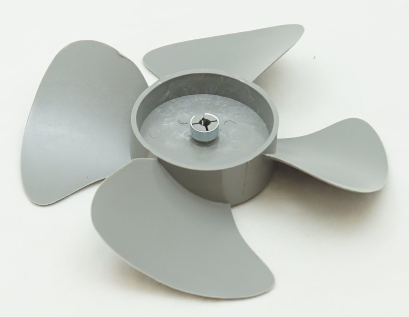 Plastic Fan 4 Blade, 5 1/2" Diameter, 3/16" Shaft, AP4502802, FB550