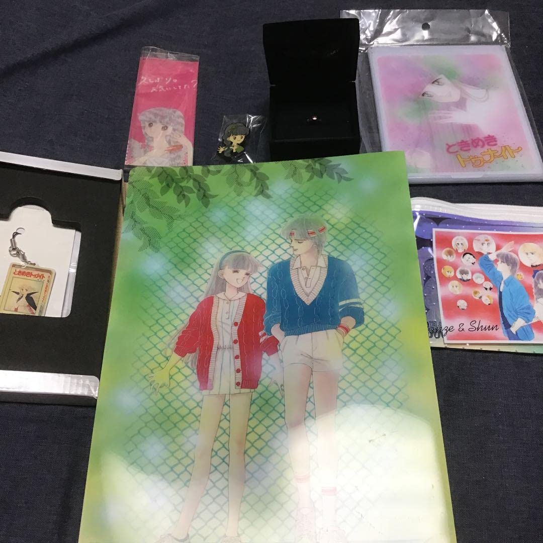 Amazon.co.jp: 愛の指輪 ときめきトゥナイト ピンバッジ 江藤蘭世