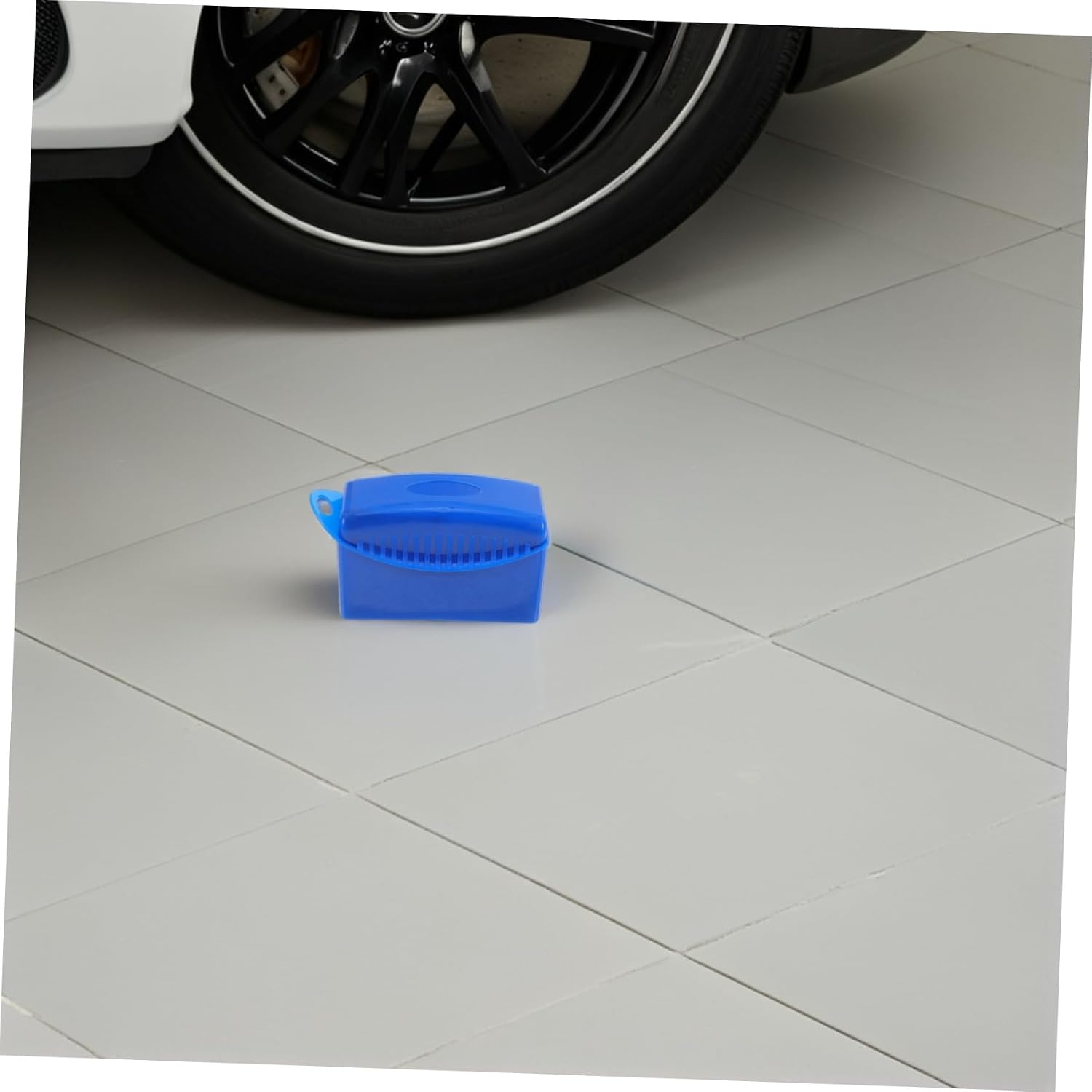 2pcs Tire Shine Applicator Sponge Tool with Storage Stand Versatile Car Washing Applicators for Interior Exterior Detailing Enhanced Shine Dirt Resistance