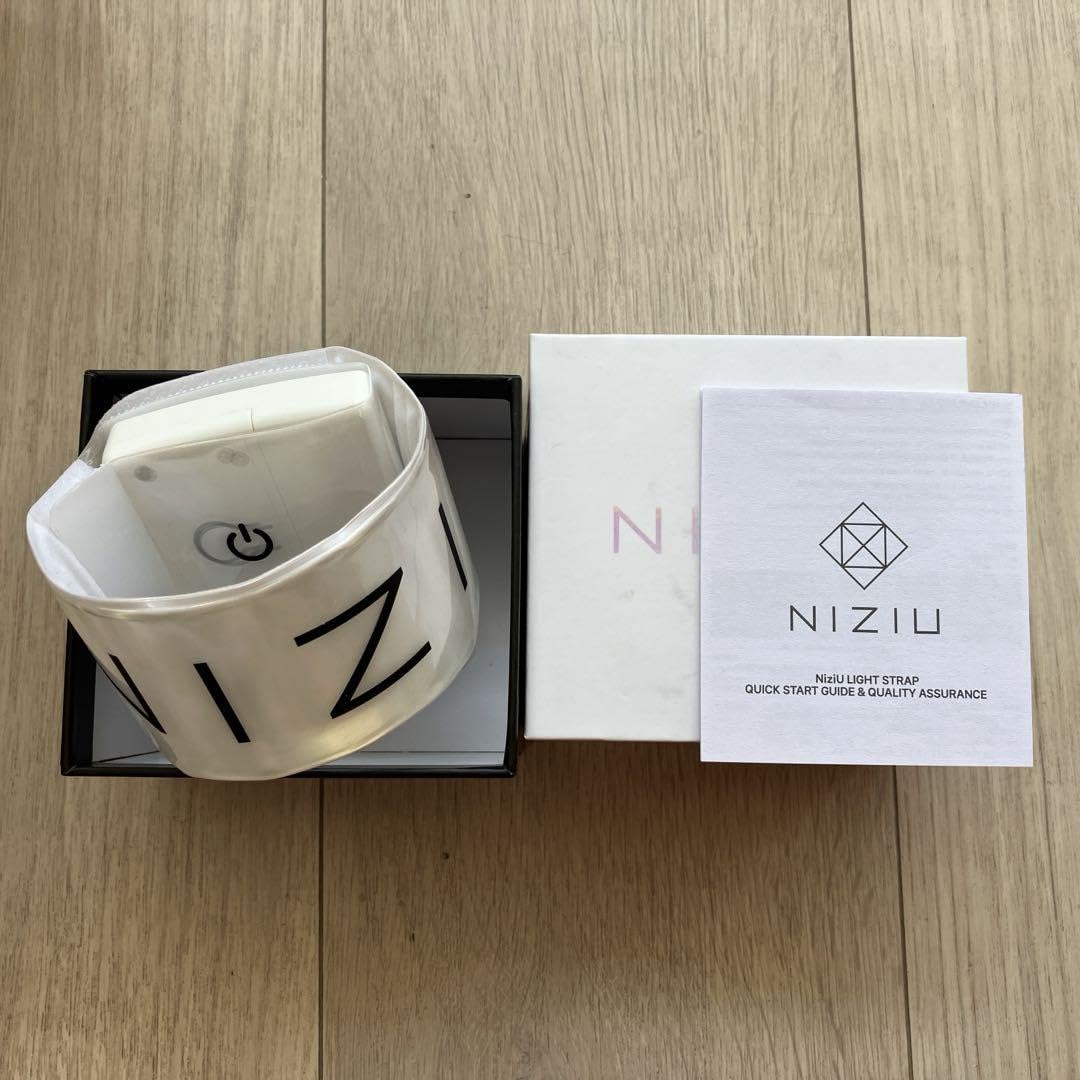 Amazon.co.jp: NiziU LIGHT STRAP ライトストラップ : おもちゃ