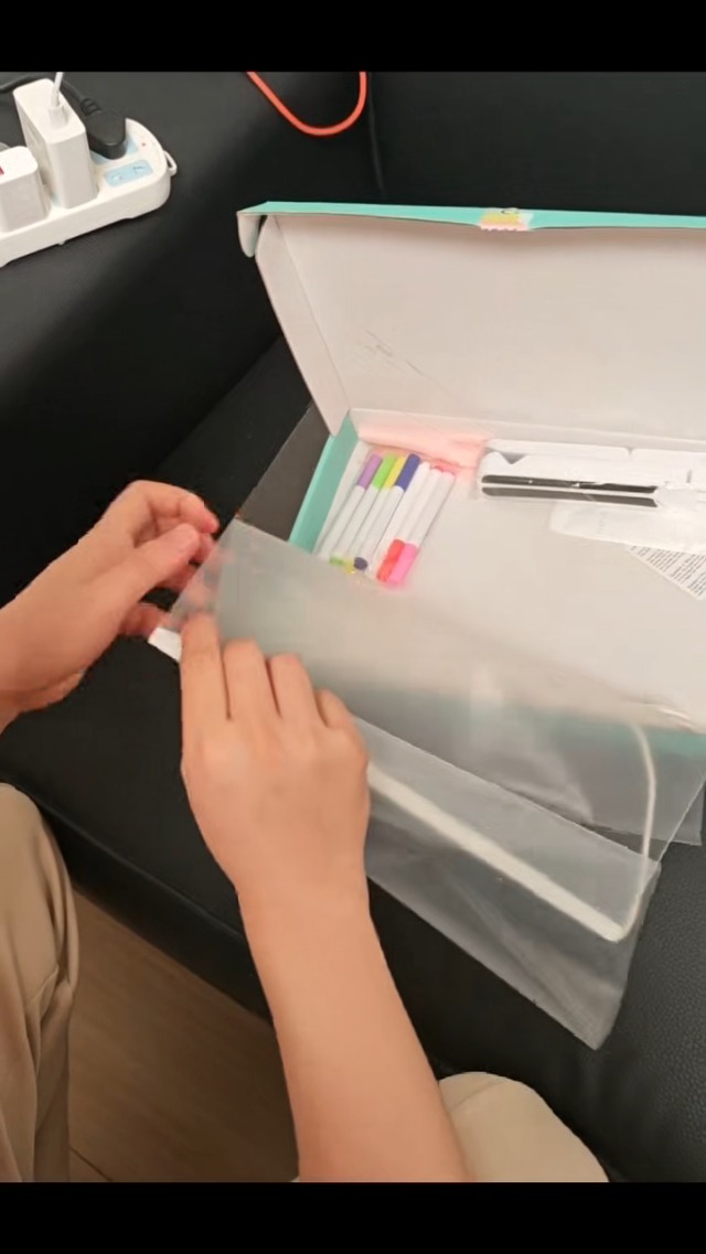 Tablette Lumineuse Dessin Enfant LED 30x20cm - Avec 7 Stylos Colorés - Tableau Magique Effaçable - Idée Cadeau Fille Garçon 4-12 Ans