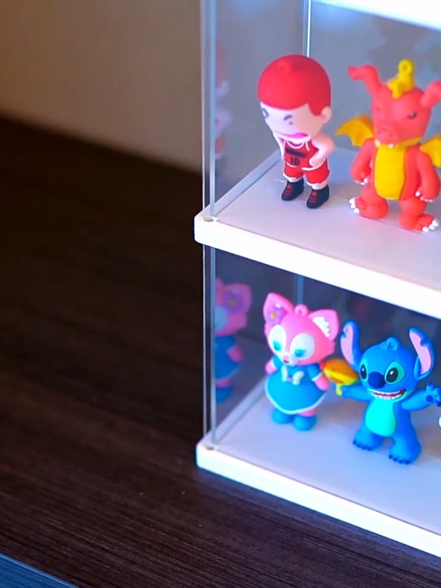 Joody Vitrine mit 2 Regalen, transparente Acrylboxen für Modellautos im Maßstab 1:8, große Vitrine für die Spielzeugsammlung, staubdichter Aufbewahrungswürfel für die Theke