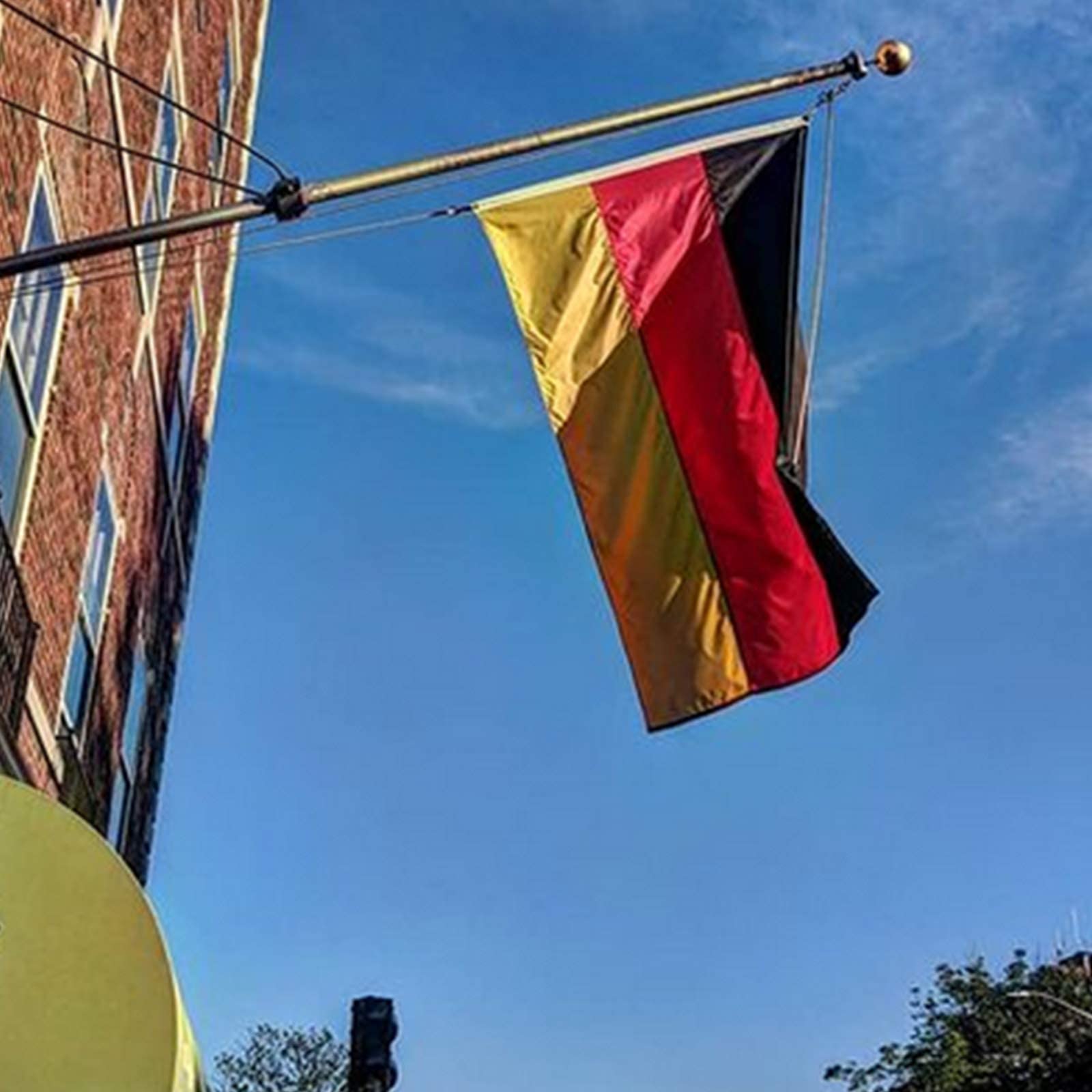 Schwarz Fahnenmast aus Aluminium Silber mit 180cm Fahnenmasthalter aus Edelstahl, Edelstahl Fahnenstange kit mit Halterung mit Drehbaren Ringen