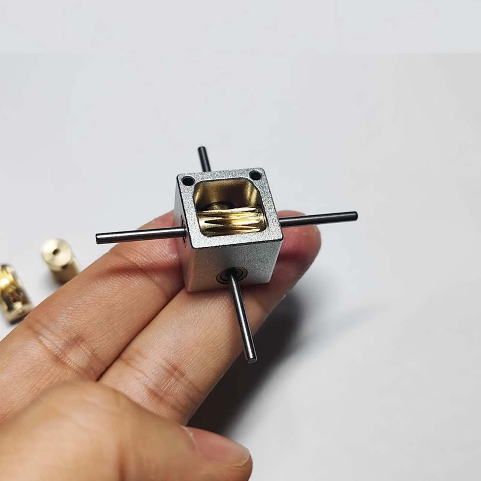 Selbstsperrendes 2/3mm Mini Schneckengetriebe, Rechtwinkliger Dreher, Kleines 90 Grad Untersetzungsgetriebe, Kommutator Getriebegehäuse (A)