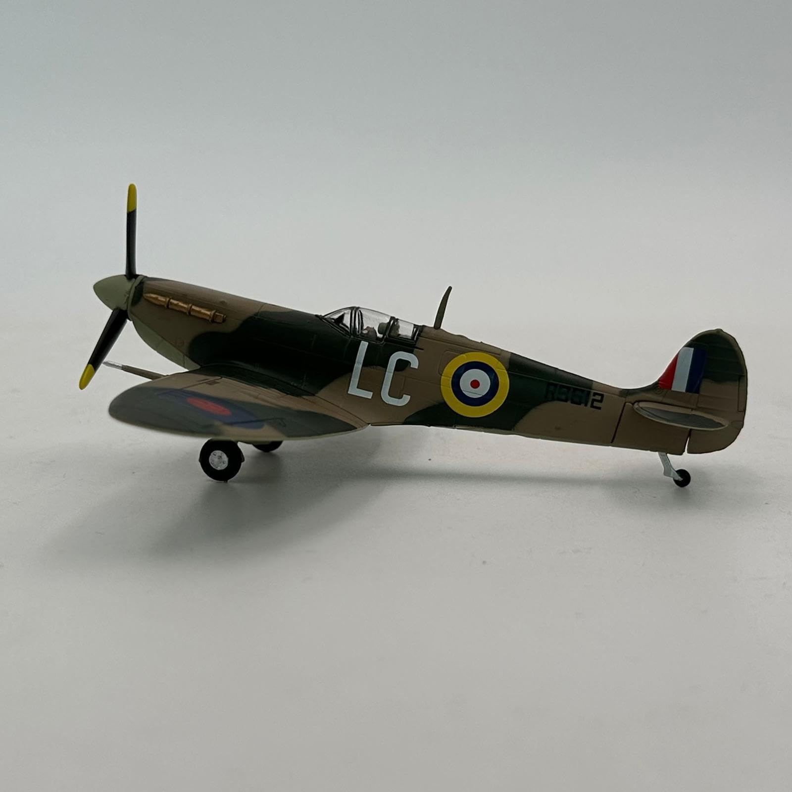 Amazon | TTETTZ 1: 72 スピットファイア戦闘機モデルミニチュア多用途