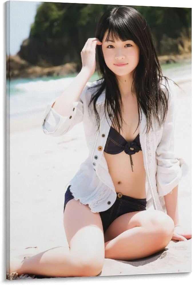 前田憂佳　水着 