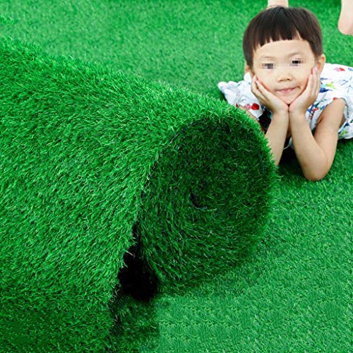 Gazon artificiel pour jardin d'enfants idéal pour créer une aire de jeux sécurisée