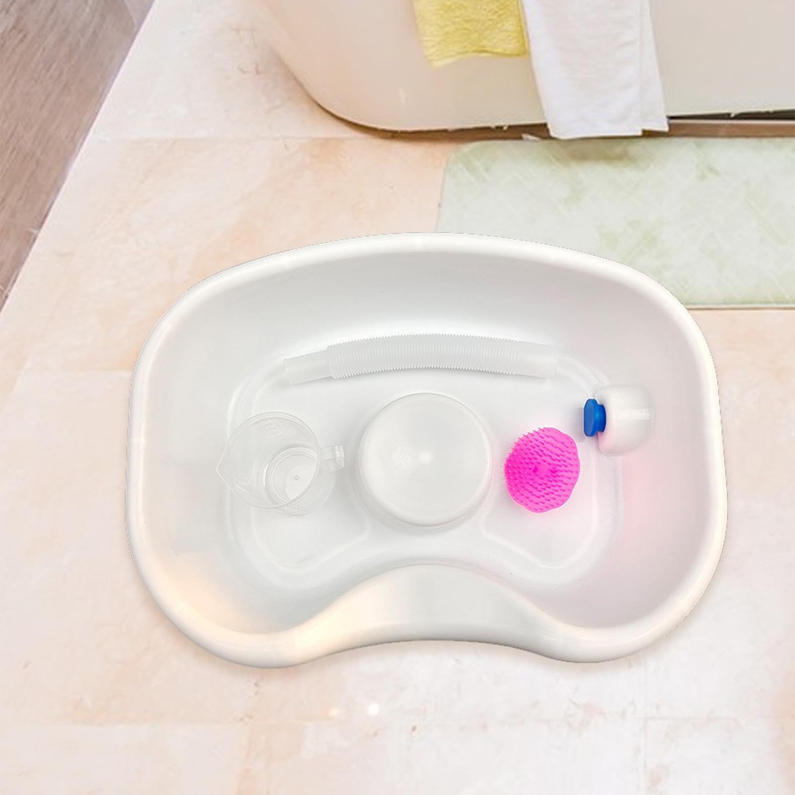 Bol de limpieza de pelo con lavabo de enjuague para ancianos y niños, bandeja de champú portátil con taza, cepillo y tubo de agua telescópico, color blanco