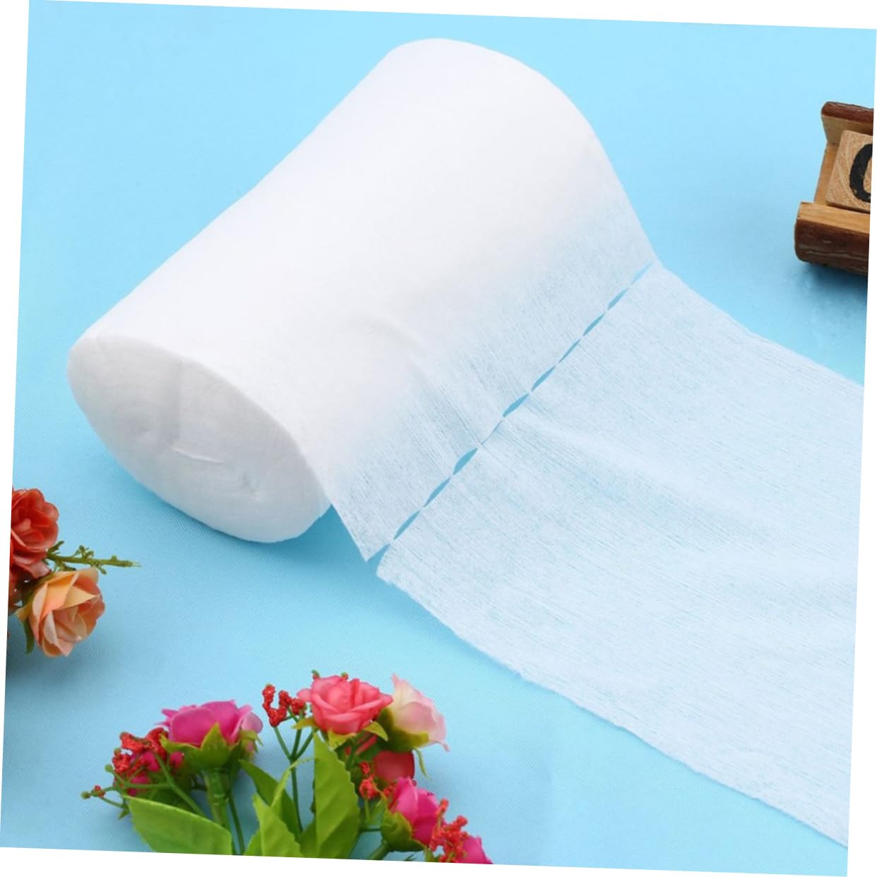 Toyvian Protège-Couches Jetables Biodégradables pour Bébé 3 Rouleaux de 200 Feuilles Doublures Blanches en Tissu Non Tissé Usage Pratique pour Couches