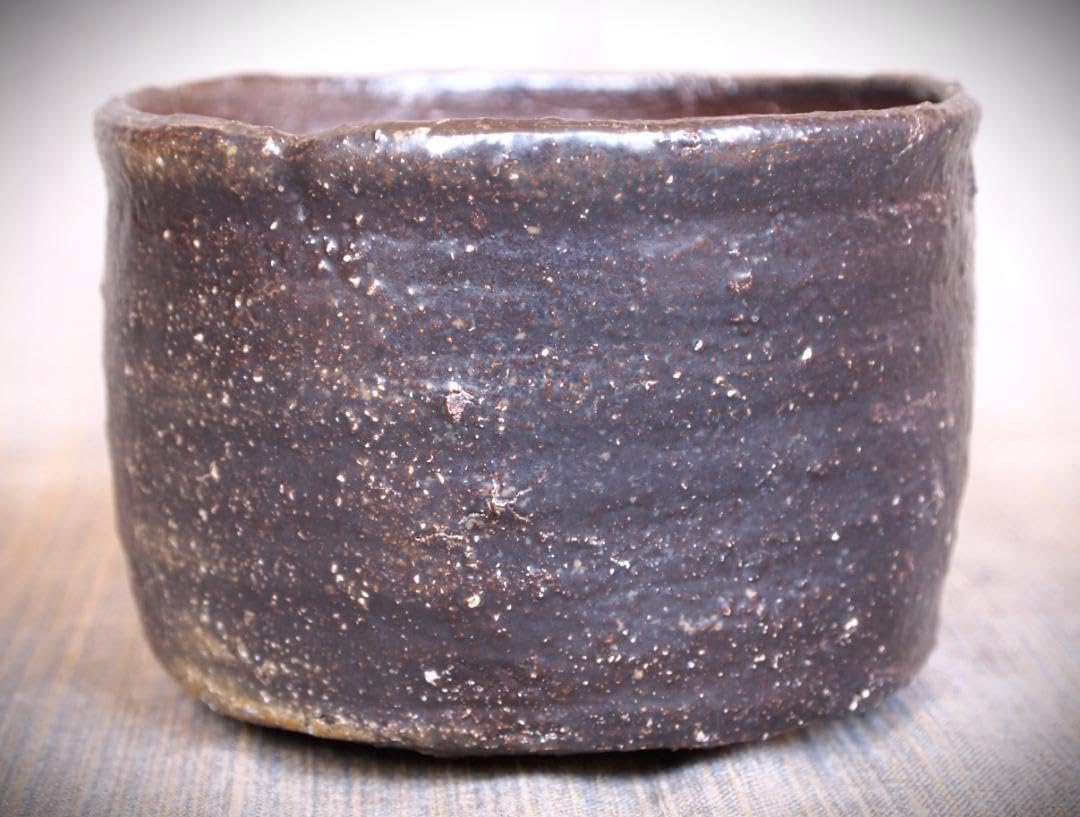 新品★竹中健次【師：人間国宝　伊勢崎淳】★伊部（黒）茶碗 人気作家☆竹中健次【師：人間国宝伊勢崎淳】☆伊部（黒）茶碗☆共箱