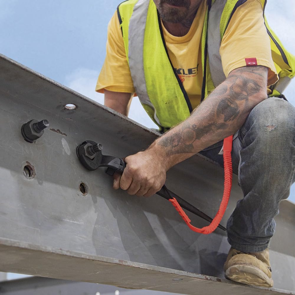 KLEIN TOOLS 3214TT Construction Spud Wrench with Tether Hole, Made in USA, 1-1/4-Inch Nominal Opening, 3/4-Inch Bolt for US Heavy Nut