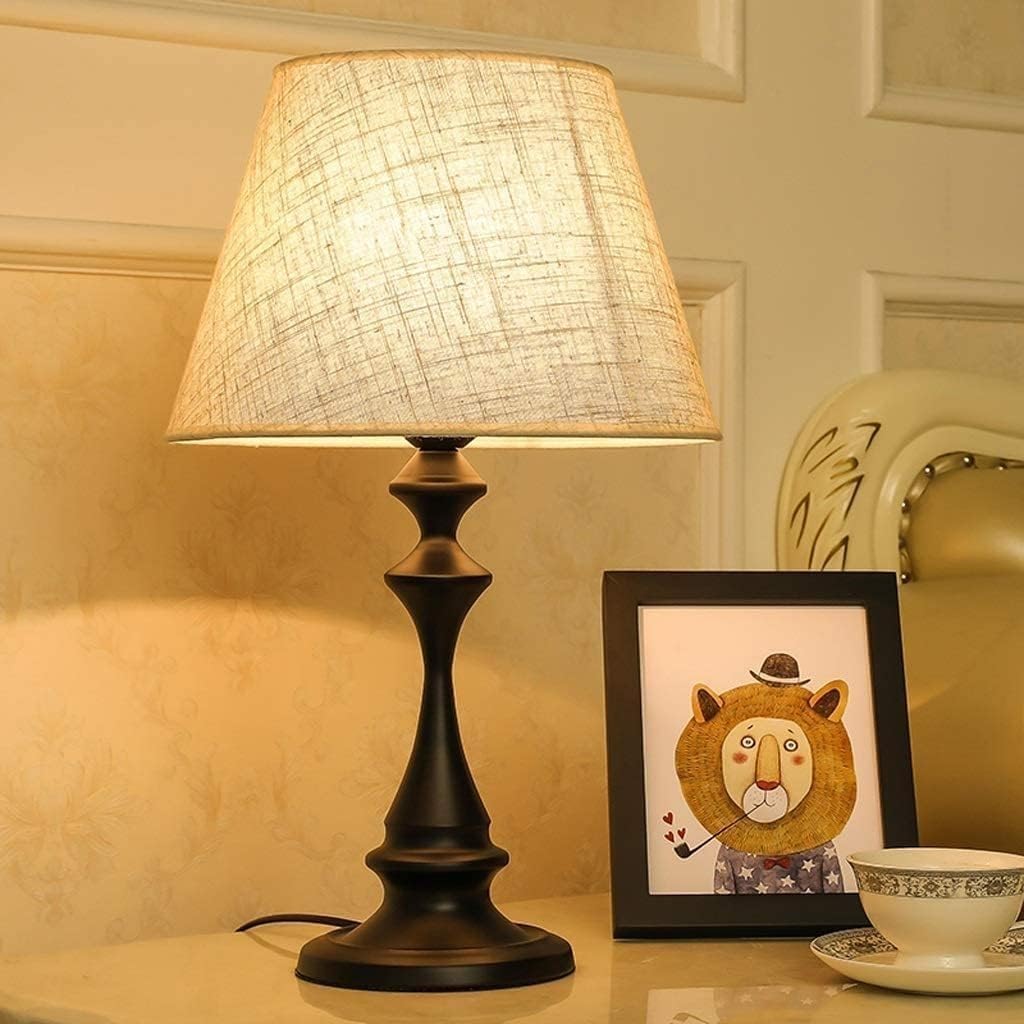 Lampada da tavolo in metallo semplice comodino con paralume in tessuto moderno lampade da tavolo per la casa Dimmer Switch