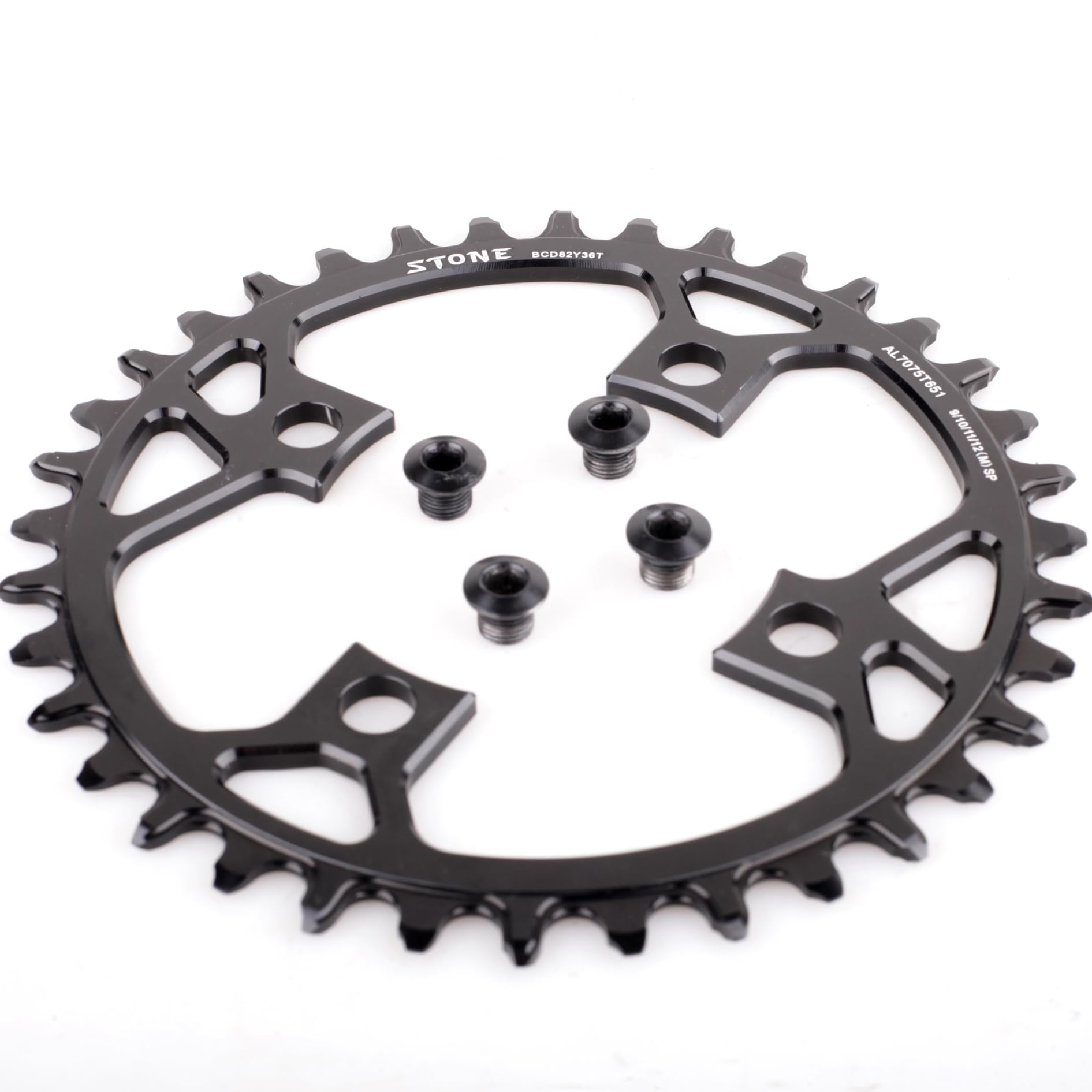 Plateau VTT 82BCD rond 30T idéal pour vos sorties en forêt et montagne