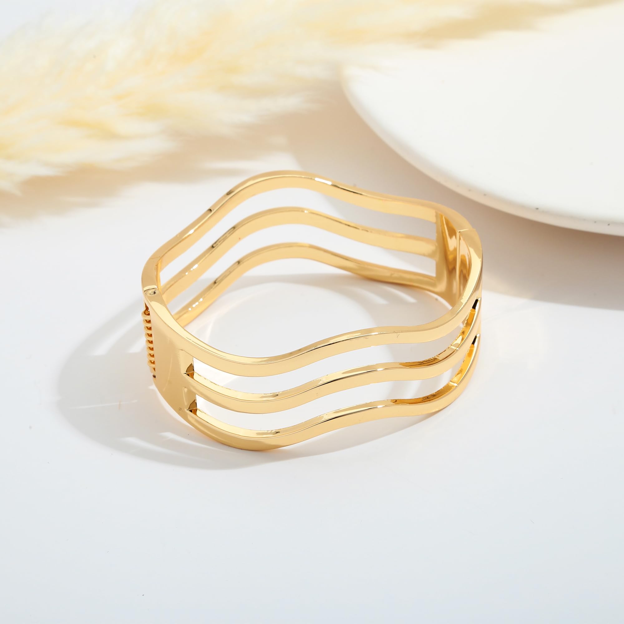 XYNSNDB Klobige goldene Armreifen für Frauen, Dicke, breite Klappmanschette, Vintage-Statement-Armband, gedrehtes, gehämmertes Handgelenk