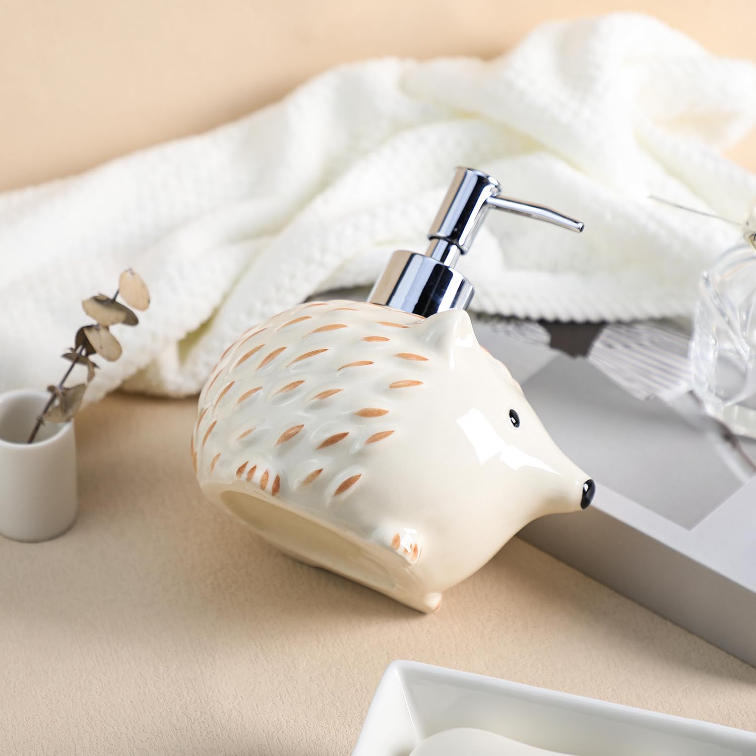 Colias Wing Dispenser di sapone in ceramica a forma di riccio con pompa in plastica, bottiglia di sapone ricaricabile per lozione, bottiglia per lozione, dispenser di sapone per le mani, decorazione