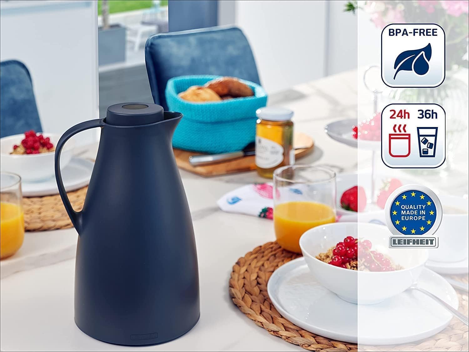 Caraffa thermos Leifheit Harmonic 1L, 100% a prova di perdite, borraccia termica caffè caldo fino a 24 ore, aprire, chiudere, servire con una mano, brocca per caffè senza BPA, teiera moderna, blu