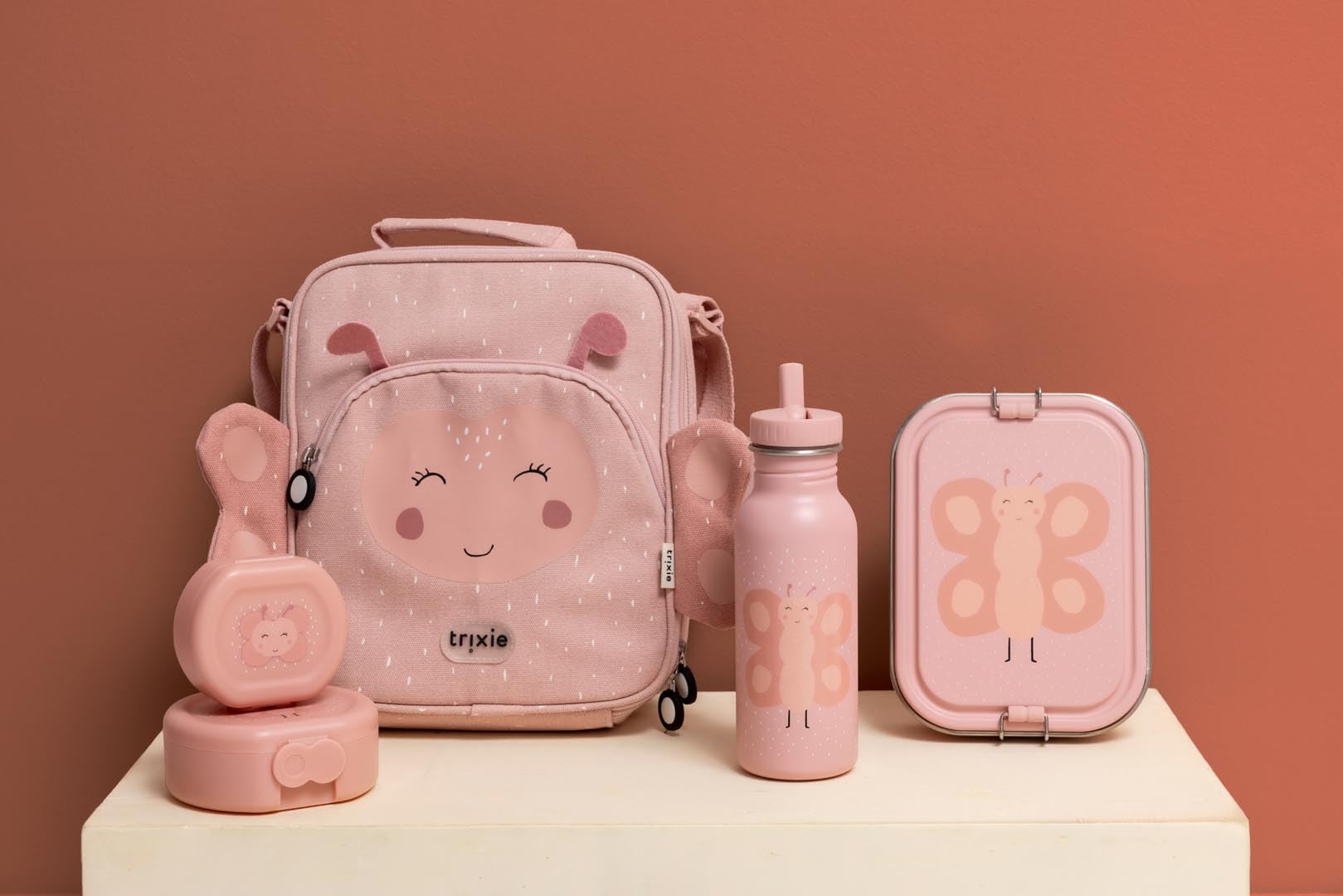Trixie Isolierter Thermo - Brotbeutel mit Schultergurt, Vordertasche mit Reißverschluss, Namensschild, für Kinder in Schule, Kindergarten und Krippe (Mrs. Butterfly)