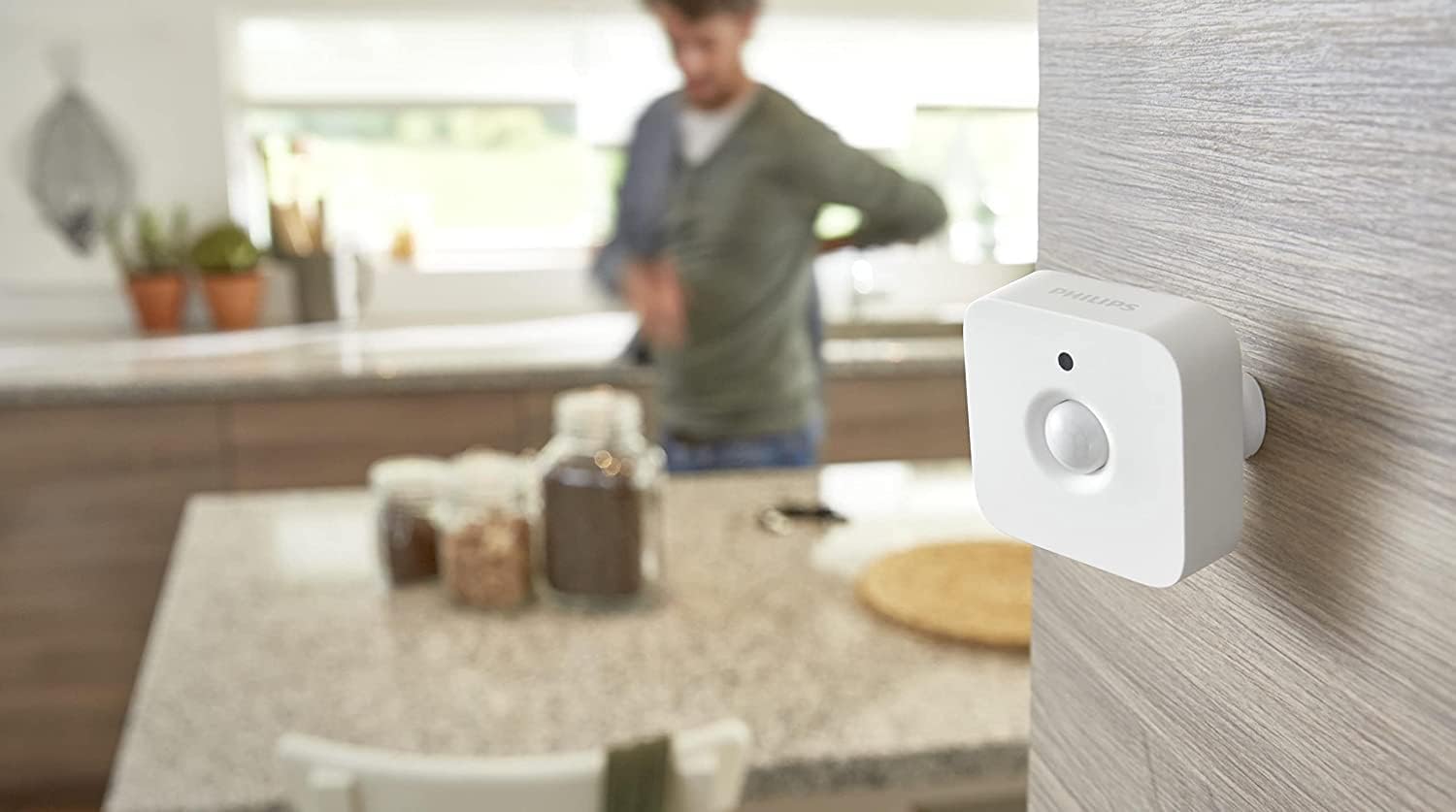 Philips Hue Bewegungsmelder Indoor, Tageslichtsensor für smarte Beleuchtung, automatische Lichtsteuerung bei Bewegung für EIN sicheres Zuhause, weiß