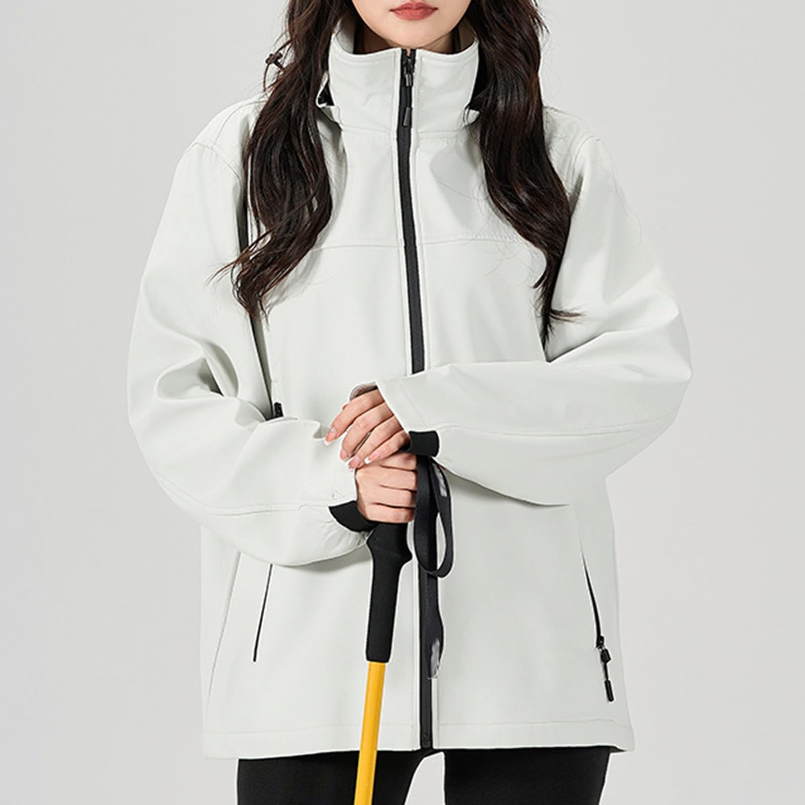 Mujer al aire libre montañismo ropa deportiva con senderismo impermeable abrigo cortavientos de longitud media