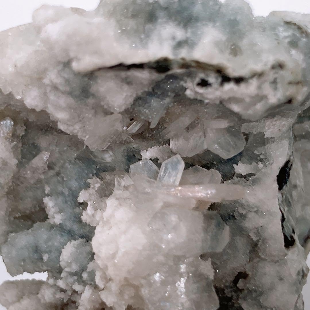 アポフィライト　スティルバイト？　鉱物標本　レアカラー　原石 グリーンアポフィライトwithスティルバイト原石 | 原石