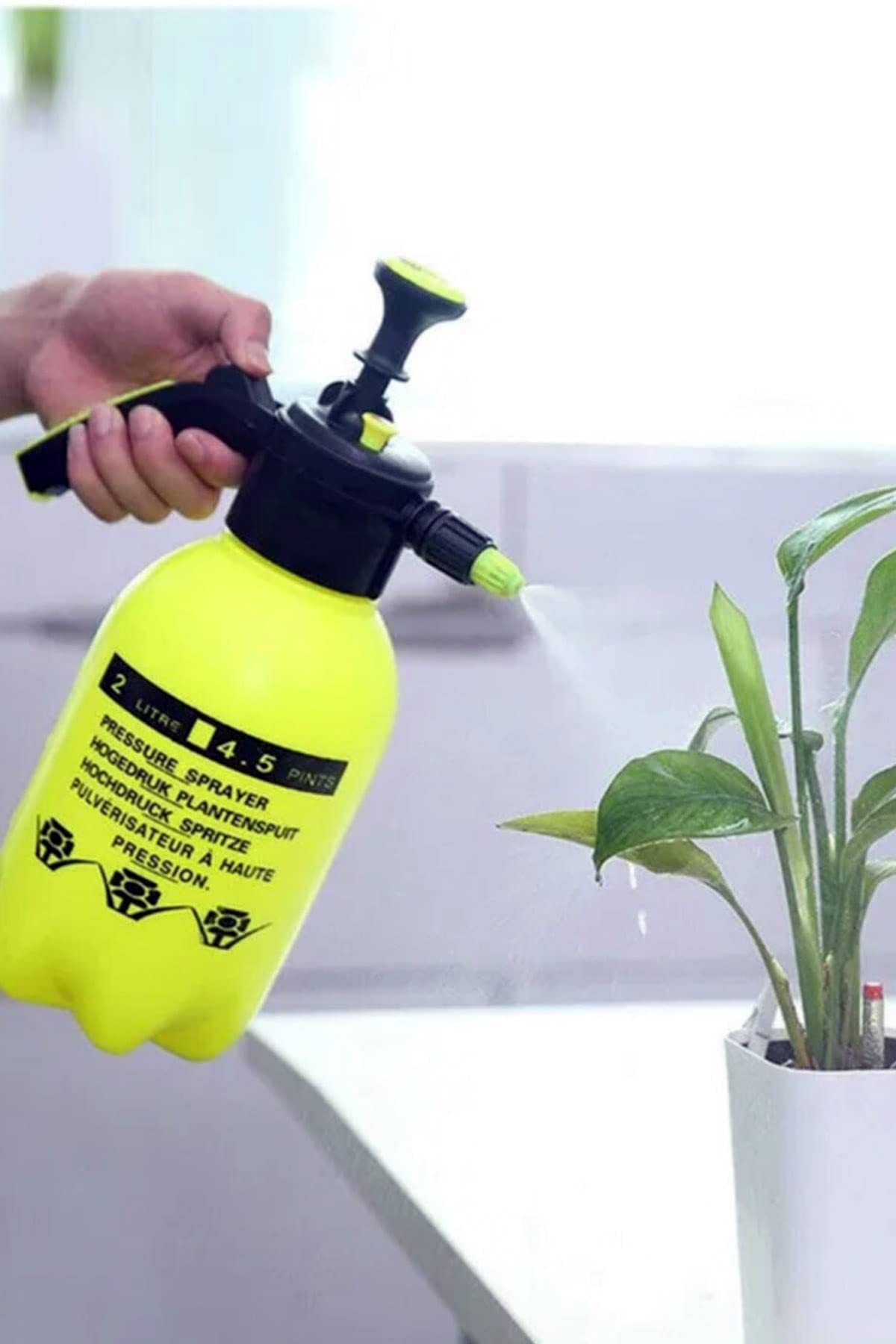 Mobee 2 Lt Basınçlı Oto Araç Yıkama Pompası El Değmeden Köpük Püskürtme 1410