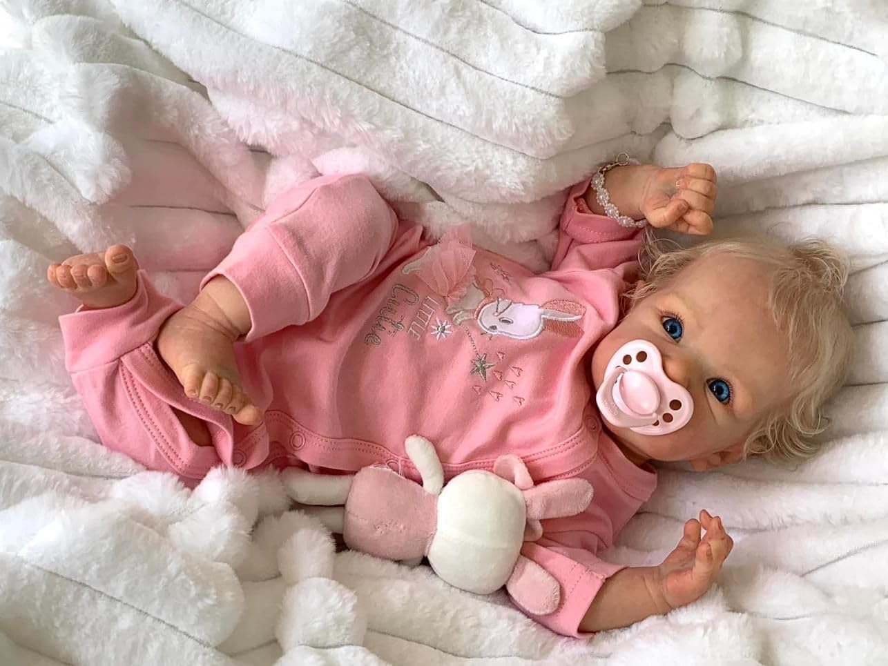 Zero pam Lebensecht Reborn Baby Mädchen Vollsilikon Puppe, 45 cm Reborn Babypuppe Wie Echtes Baby, Vollsilikon Vinyl Waschbare Puppe mit Haaren Bew Augen Offen (Bauernhaus)