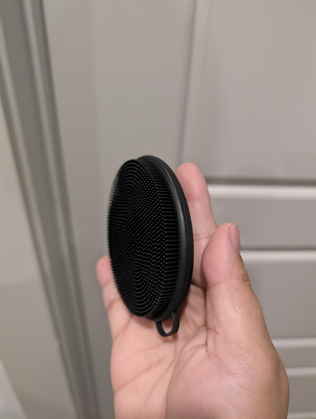 XIAOZHIHUI Face Scrubber,Silicone Face Scrubber for Men Women,Third Generation Upgraded 1262 Soft Bristle Manual Cleansing Brushes,Suitable for All Skin Types,face exfoliating Cleaning Brush (Black) (Large)