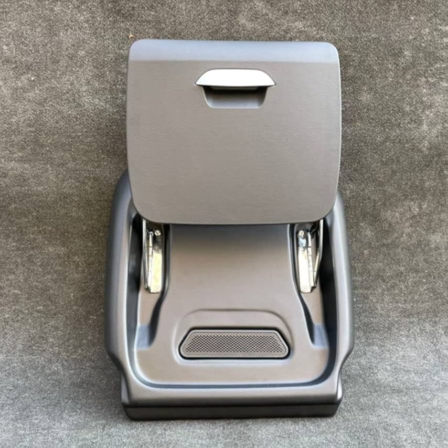 メルセデスベンツ　V350　W639　リアテーブル Vクラスのw639のリアテーブルぶっ壊し。・や、壊した訳では無い