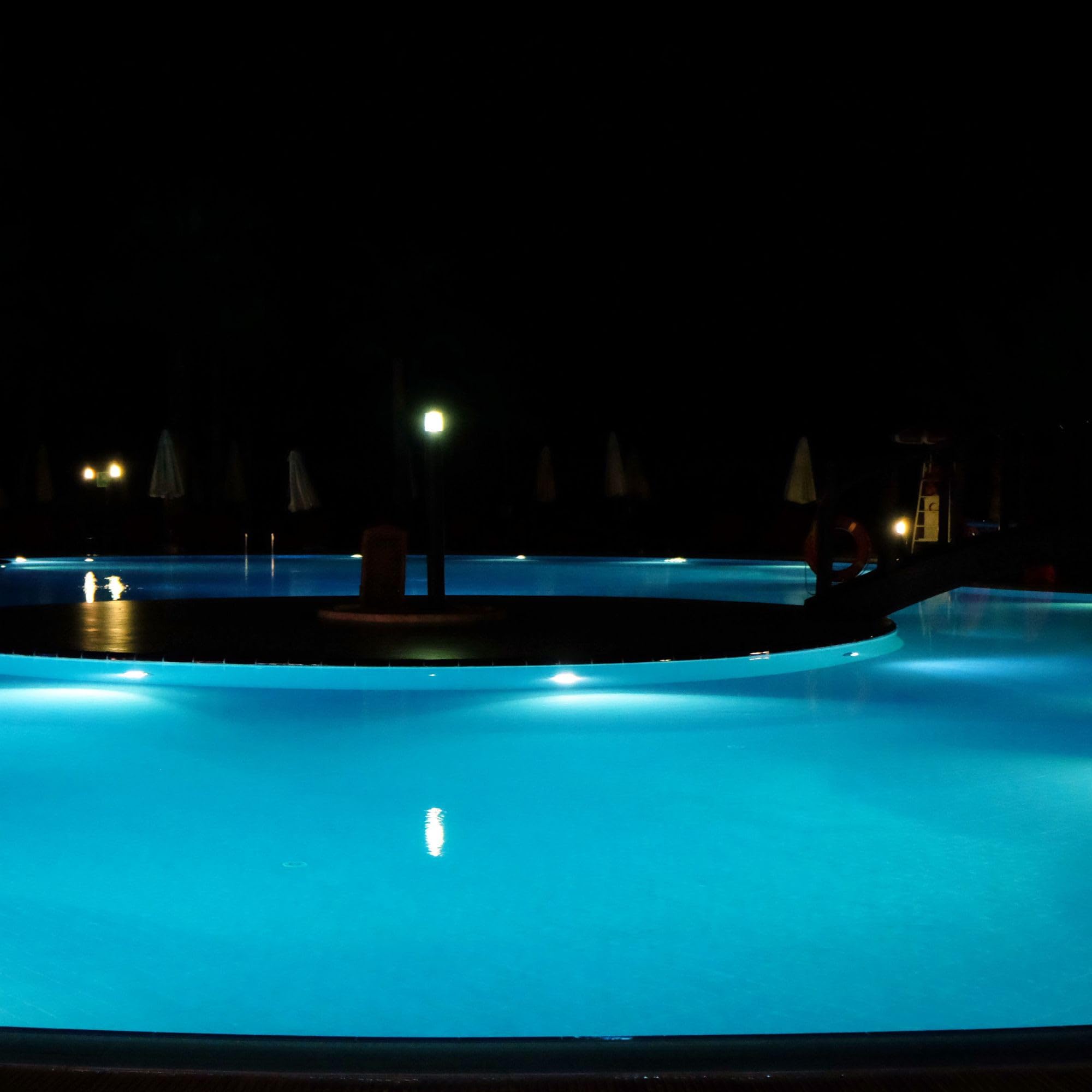 B·LED BARCELONA LED - Foco LED para piscina de superficie 12V AC - 24W - Sumergible - IP68
